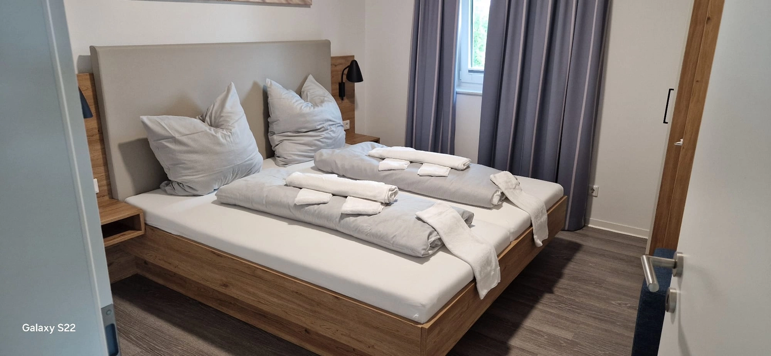 Hausmeisterservice NordWest - Reinigung von Ferienwohnungen & Ferienhäusern- Schlafzimmer