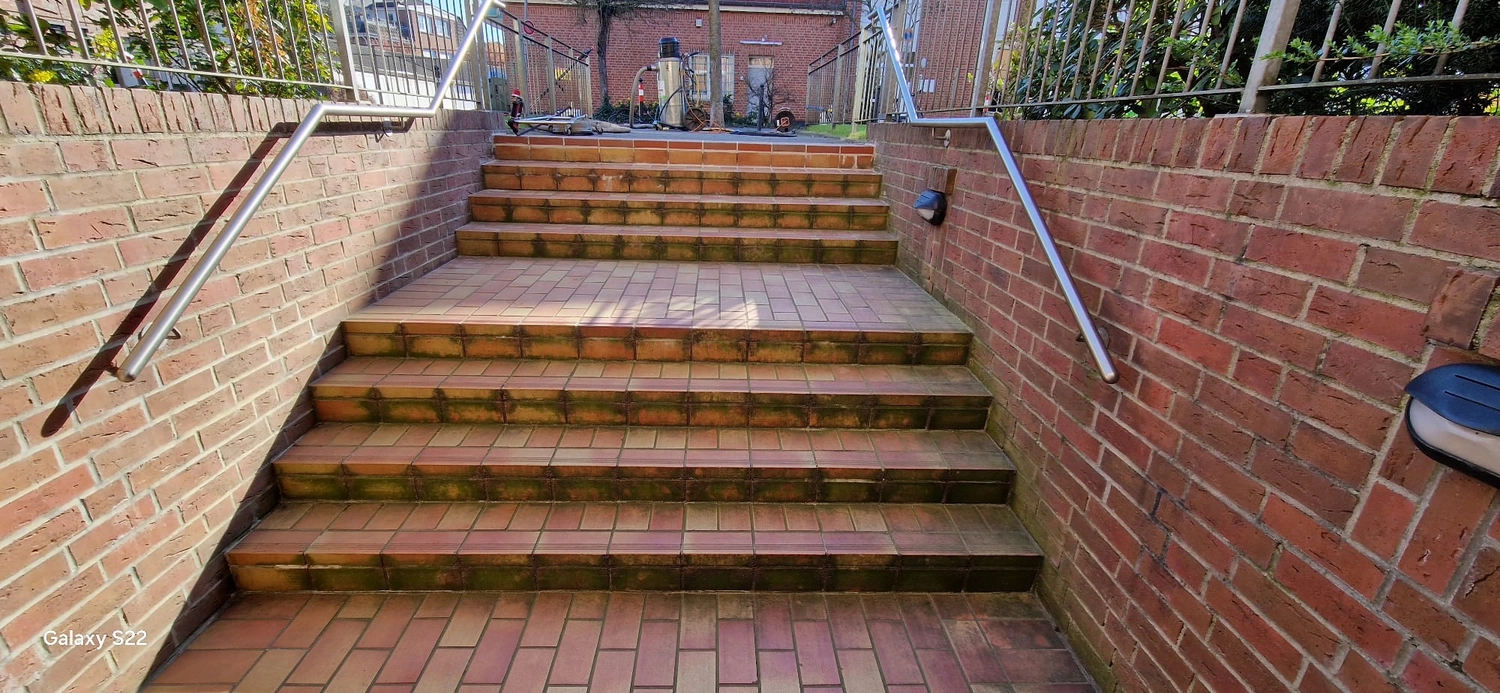 Hausmeisterservice NordWest - Hochdruckreinigung  & Steinreinigung - vor der Reinigung